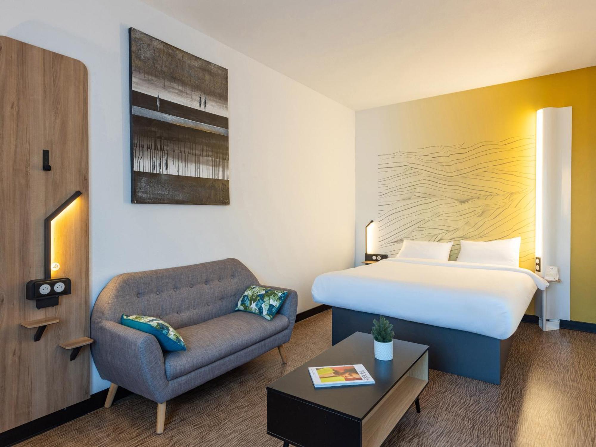 B&B Hotel Rennes Parc Expo Aeroport Брю Екстериор снимка